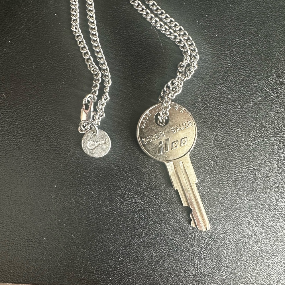 The Giving Keys Silver 'Let Go' Necklace - Picture 3 of 3
